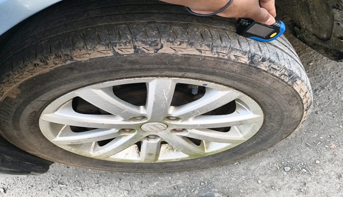 2010 Maruti SX4 ZXI, Petrol, Manual, 1,12,613 km, tyre
