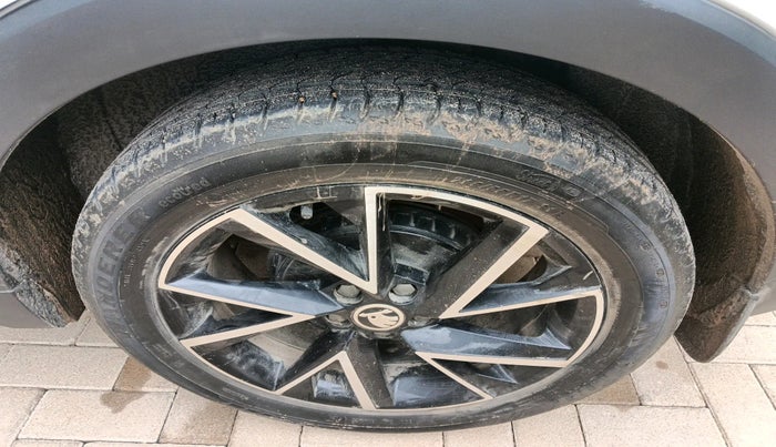 2025 Skoda KUSHAQ MONTE CARLO 1.5L TSI DSG, Petrol, Automatic, 6,590 km, tyre