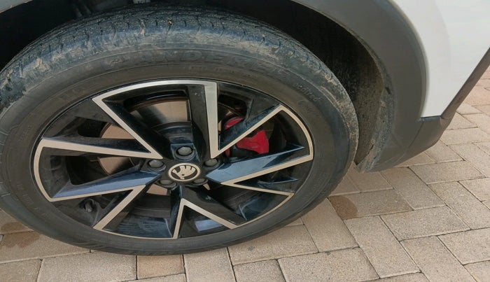 2025 Skoda KUSHAQ MONTE CARLO 1.5L TSI DSG, Petrol, Automatic, 6,590 km, tyre