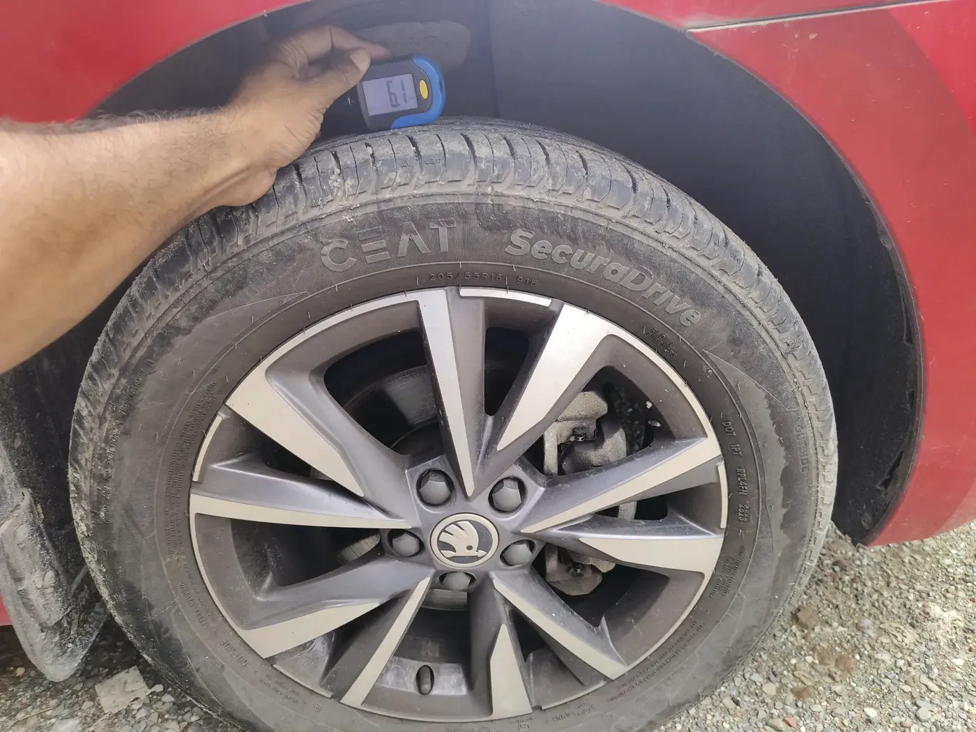 2023 Skoda SLAVIA STYLE 1.0L TSI AT, Petrol, Automatic, 8,438 km, tyre