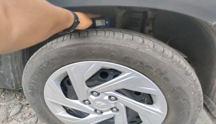 2022 Hyundai Creta EX 1.5 PETROL, Petrol, Manual, 44,502 km, tyre