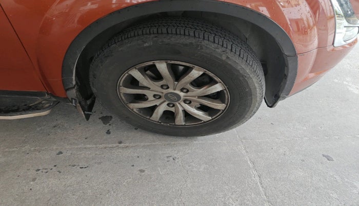 2015 Mahindra XUV500 W10 AWD, Diesel, Manual, 91,526 km, tyre