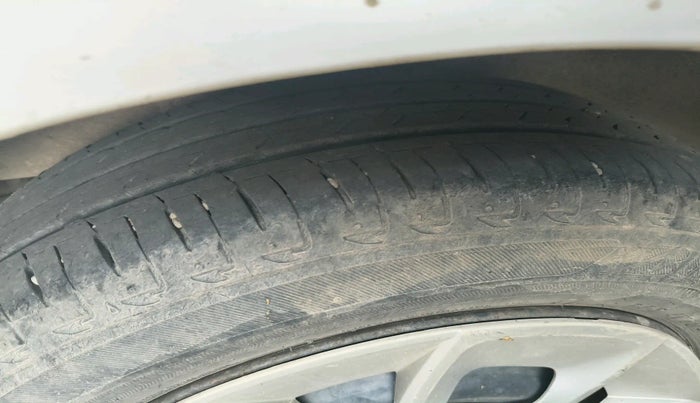 2017 Maruti IGNIS DELTA 1.2 K12, Petrol, Manual, 69,524 km, tyre