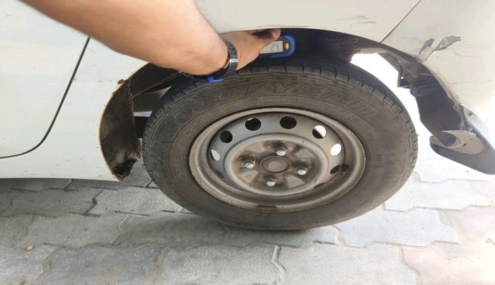 2012 Hyundai Eon ERA +, Petrol, Manual, 1,28,288 km, tyre