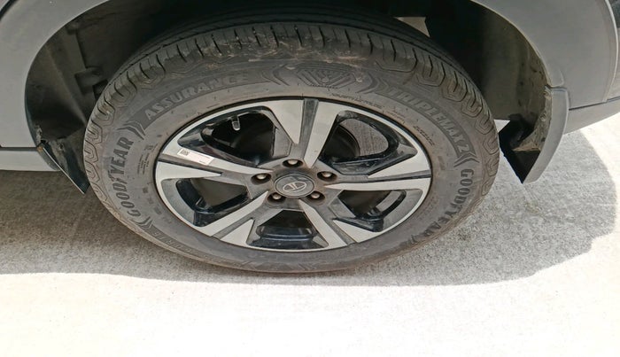 2024 Tata NEXON Creative Plus S 1.2 Revotron 6AMT Dark Edition, Petrol, Automatic, 5,521 km, tyre