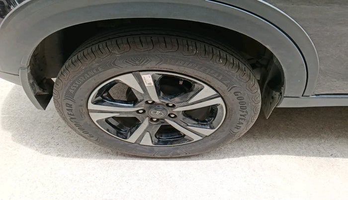 2024 Tata NEXON Creative Plus S 1.2 Revotron 6AMT Dark Edition, Petrol, Automatic, 5,521 km, tyre