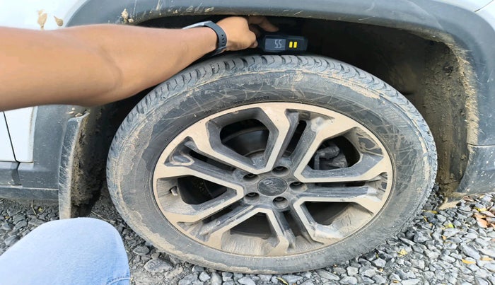 2023 Jeep Compass LIMITED (O) 2.0 DIESEL, Diesel, Manual, 18,556 km, tyre