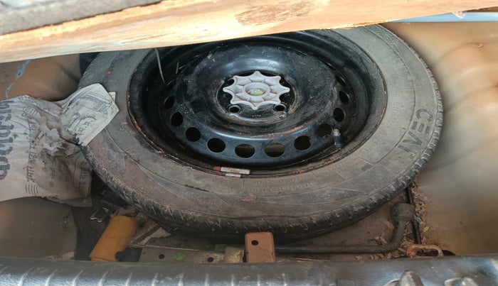 2013 Hyundai Grand i10 ASTA 1.1 CRDI (O), Diesel, Manual, 1,08,370 km, tyre