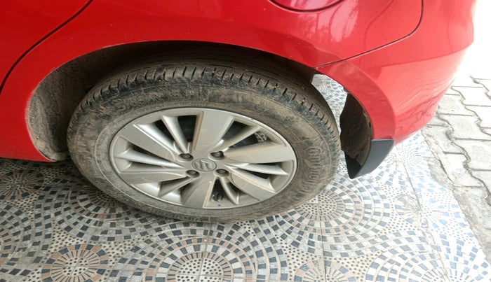 2015 Maruti Swift ZXI, Petrol, Manual, 81,476 km, tyre