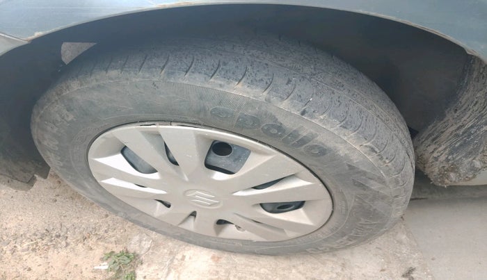 2013 Maruti Swift Dzire VXI, Petrol, Manual, 1,06,269 km, tyre