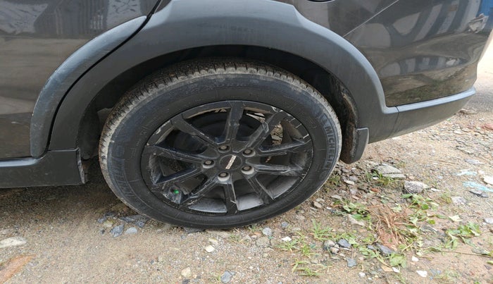 2016 Honda BR-V 1.5L I- DTEC S, Diesel, Manual, 1,36,853 km, tyre