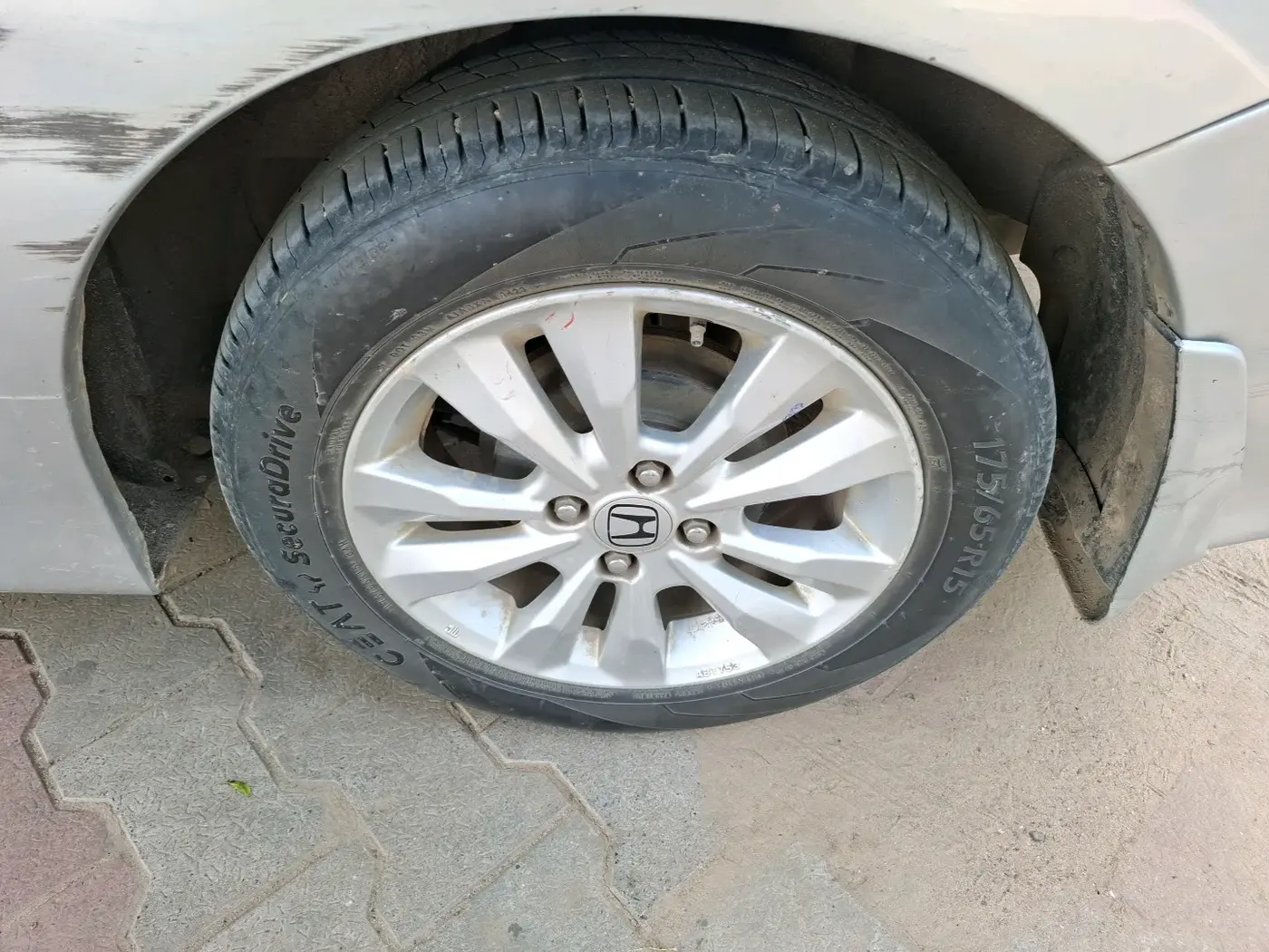 2013 Honda City 1.5L I-VTEC V MT, Petrol, Manual, 76,636 km, tyre