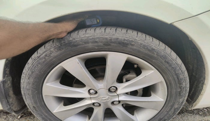 2012 Hyundai Verna FLUIDIC 1.6 CRDI SX, Diesel, Manual, 82,202 km, tyre
