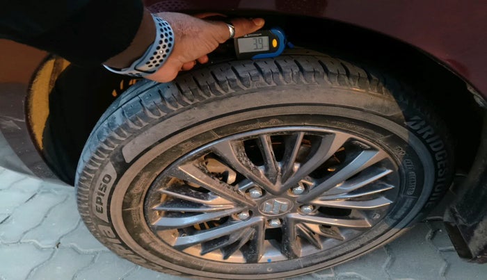 2021 Maruti Ertiga ZXI+ SHVS, Petrol, Manual, 29,038 km, tyre