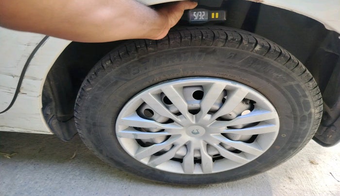 2019 Maruti Dzire LXI, Petrol, Manual, 91,820 km, tyre