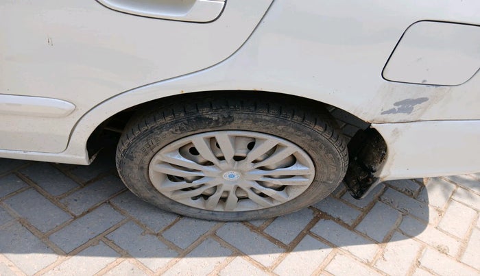 2011 Hyundai Accent EXECUTIVE, Petrol, Manual, 83,091 km, tyre