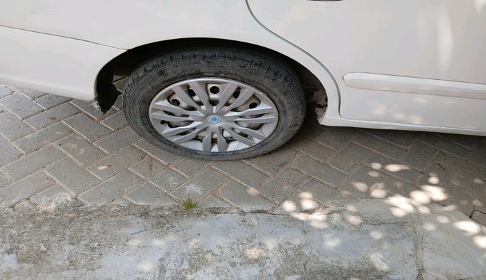 2011 Hyundai Accent EXECUTIVE, Petrol, Manual, 83,091 km, tyre