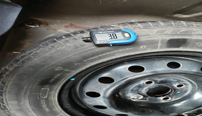 2014 Maruti Swift Dzire VXI, Petrol, Manual, 1,09,301 km, tyre