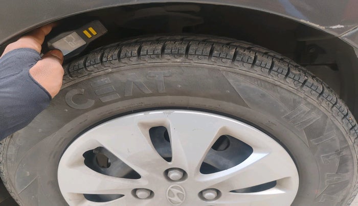 2012 Hyundai i10 SPORTZ 1.2, Petrol, Manual, 1,10,893 km, tyre