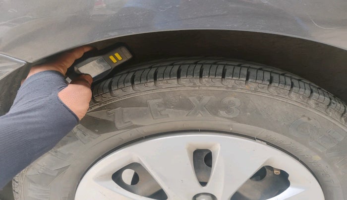 2012 Hyundai i10 SPORTZ 1.2, Petrol, Manual, 1,10,893 km, tyre