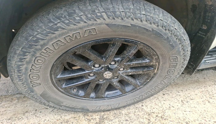 2013 Toyota Fortuner 3.0 4X2 AT, Diesel, Automatic, 52,683 km, tyre