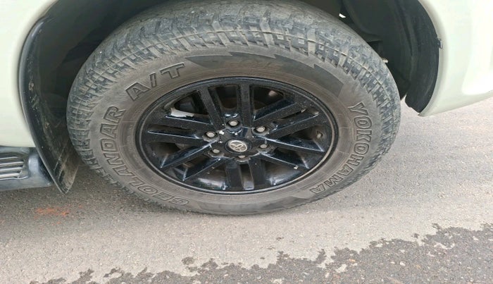 2013 Toyota Fortuner 3.0 4X2 AT, Diesel, Automatic, 52,683 km, tyre