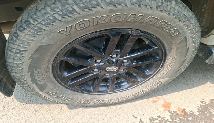 2013 Toyota Fortuner 3.0 4X2 AT, Diesel, Automatic, 52,683 km, tyre