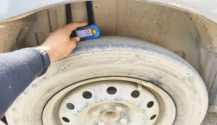 2016 Maruti Swift VDI, Diesel, Manual, 1,65,062 km, tyre