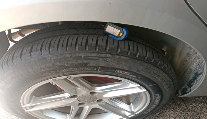 2014 Maruti Swift VXI, Petrol, Manual, 1,06,936 km, tyre