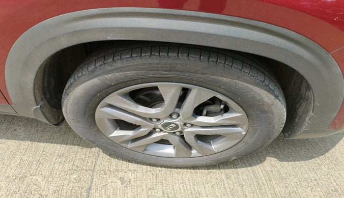 2019 KIA SELTOS HTX 1.5 PETROL, Petrol, Manual, 9,00,000 km, tyre