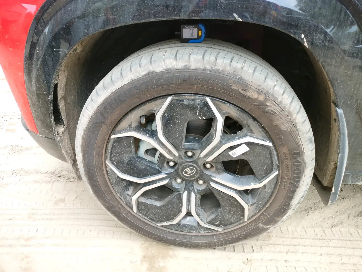 2024 Tata Curvv Accomplished S 1.5 Diesel, Diesel, Manual, 6,000 km, tyre