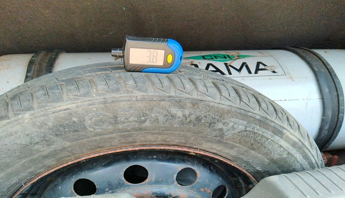 2016 Hyundai i10 SPORTZ 1.1, Petrol, Manual, 1,11,765 km, tyre