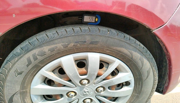 2016 Hyundai i10 SPORTZ 1.1, Petrol, Manual, 1,11,765 km, tyre