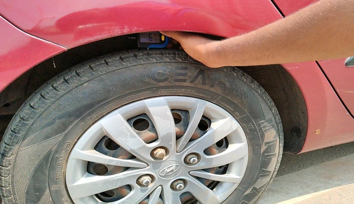 2016 Hyundai i10 SPORTZ 1.1, Petrol, Manual, 1,11,765 km, tyre