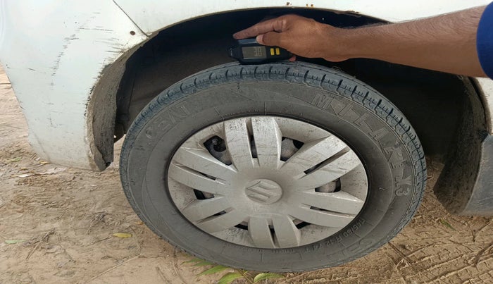 2017 Maruti Alto 800 LXI, Petrol, Manual, 1,03,515 km, tyre