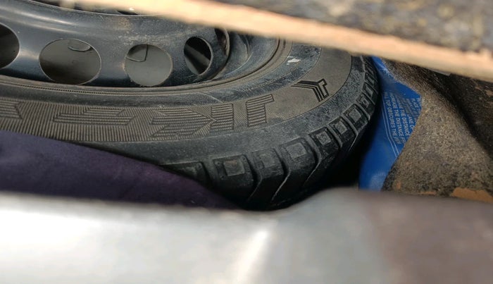 2017 Maruti Alto 800 LXI, Petrol, Manual, 1,03,515 km, tyre