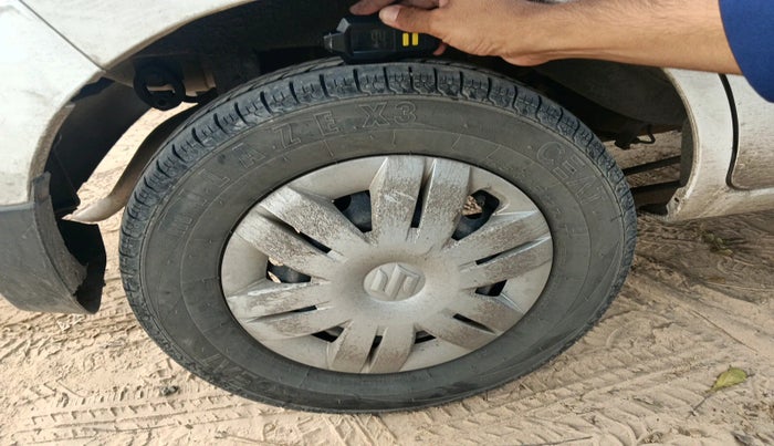 2017 Maruti Alto 800 LXI, Petrol, Manual, 1,03,515 km, tyre