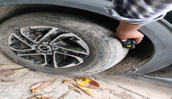 2022 KIA CARENS PRESTIGE PLUS 1.5 DIESEL 7 STR, Diesel, Manual, 45,000 km, tyre