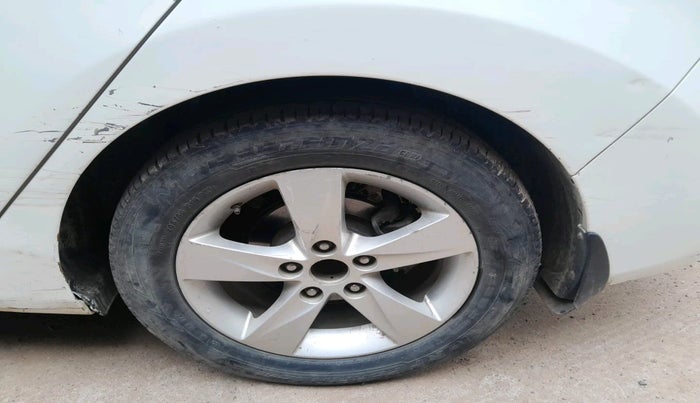 2012 Hyundai New Elantra 1.6 CRDI, Diesel, Manual, 1,46,892 km, tyre