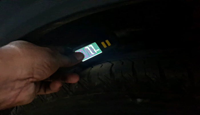 2021 Mahindra XUV700 AX 7 P MT 7 STR, Petrol, Manual, 36,439 km, tyre