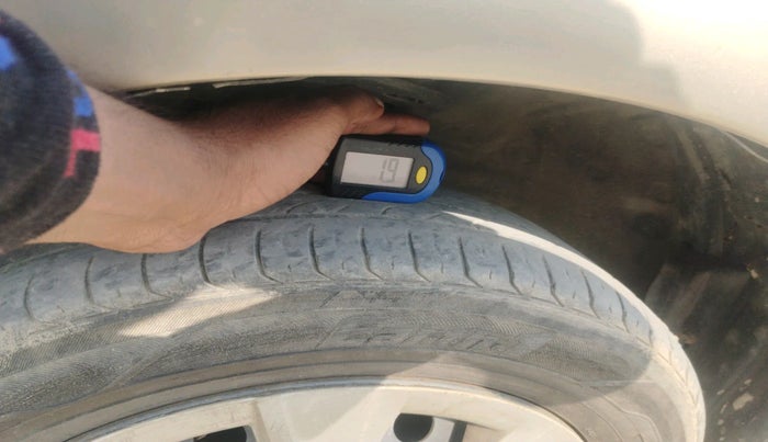 2015 Toyota Corolla Altis JS PETROL, Petrol, Manual, 80,571 km, tyre