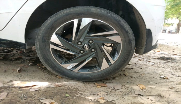 2023 Hyundai NEW I20 ASTA (O) 1.2 IVT, Petrol, Automatic, 13,115 km, tyre