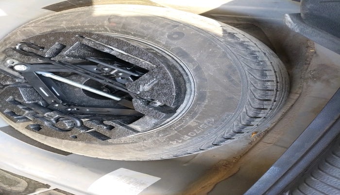 2017 Volkswagen Ameo COMFORTLINE 1.2L, Petrol, Manual, 22,422 km, tyre