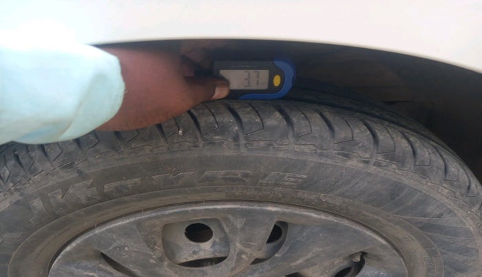 2023 Maruti Swift VXI, Petrol, Manual, 27,931 km, tyre