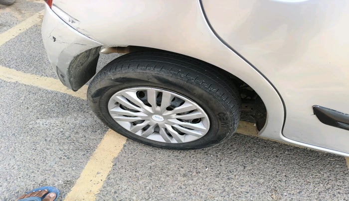 2011 Toyota Etios Liva G, Petrol, Manual, 79,932 km, tyre