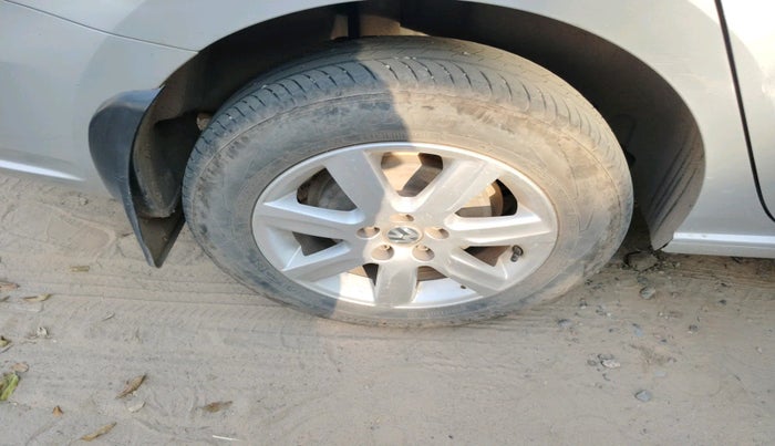 2012 Volkswagen Vento Comfortline 1.2 Petrol, Petrol, Manual, 1,20,618 km, tyre