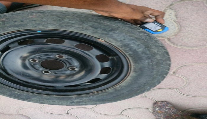 2011 Ford Figo ZXI 1.2 PETROL, Petrol, Manual, 79,669 km, tyre