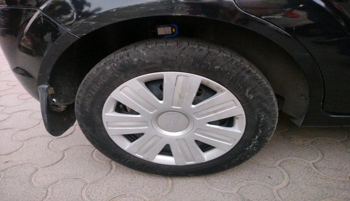 2011 Ford Figo ZXI 1.2 PETROL, Petrol, Manual, 79,669 km, tyre