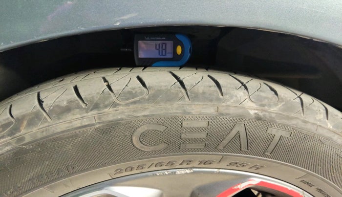 2020 Ford Ecosport TITANIUM 1.5L SPORTS(SUNROOF) DIESEL, Diesel, Manual, 98,000 km, tyre