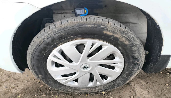 2013 Maruti Swift VDI, Diesel, Manual, 1,35,410 km, tyre